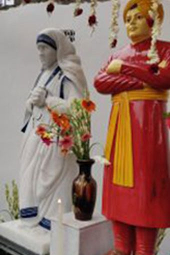 Teresa statue unveiled in market to promote interreligious harmony